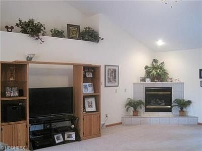 3rd image of 7145 Harmony Glen Dr