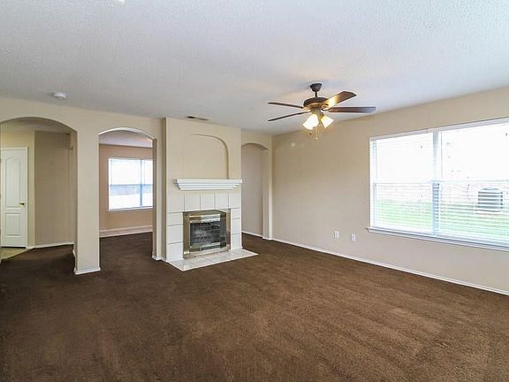 4th image of 107 Yosemite Dr