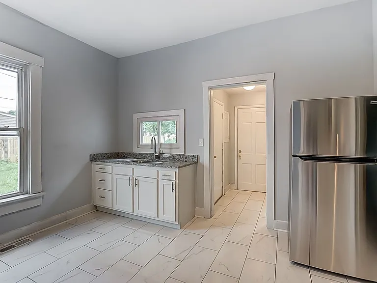424 Bantz Ct — Photo 10