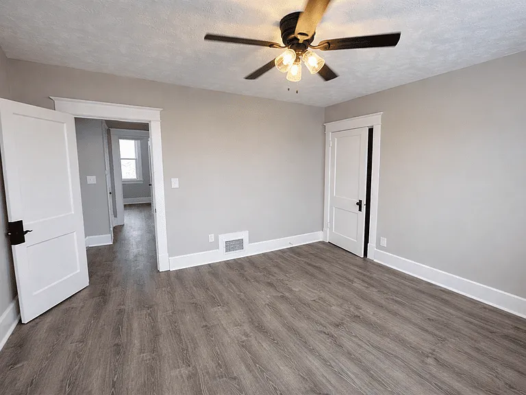 2550 Montana Ave — Photo 12