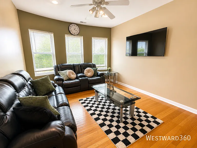 8154 S Drexel Ave #2E — Photo 1
