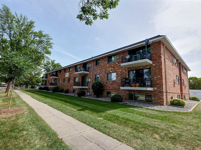 Fargo, ND Martha Alice Apartments | Exterior