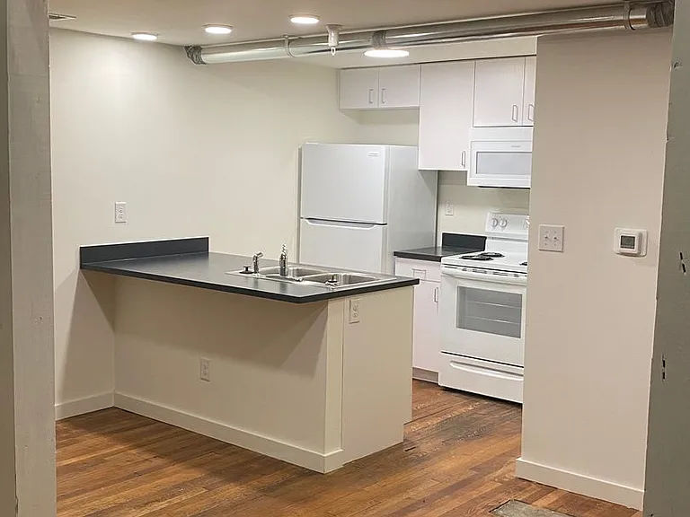 415 E. Grace Street — Photo 47