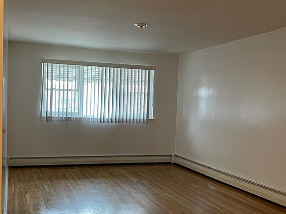 5th image of 2245 Bruckner Blvd #1