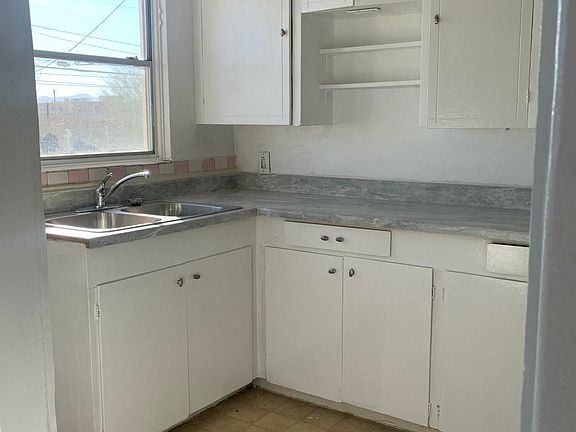 5th image of 3734 Savannah Ave