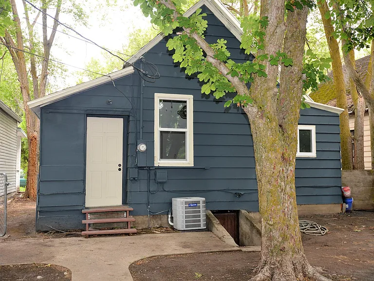 2661 Eccles Ave — Photo 12