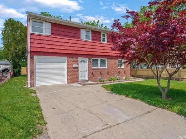 347 Siegel Street, Westbury, NY 11590