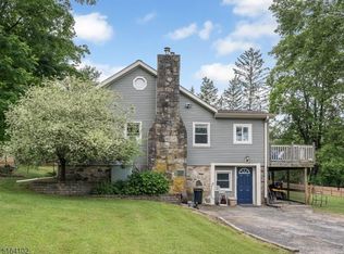 672 Limecrest Rd, Newton, NJ 07860
