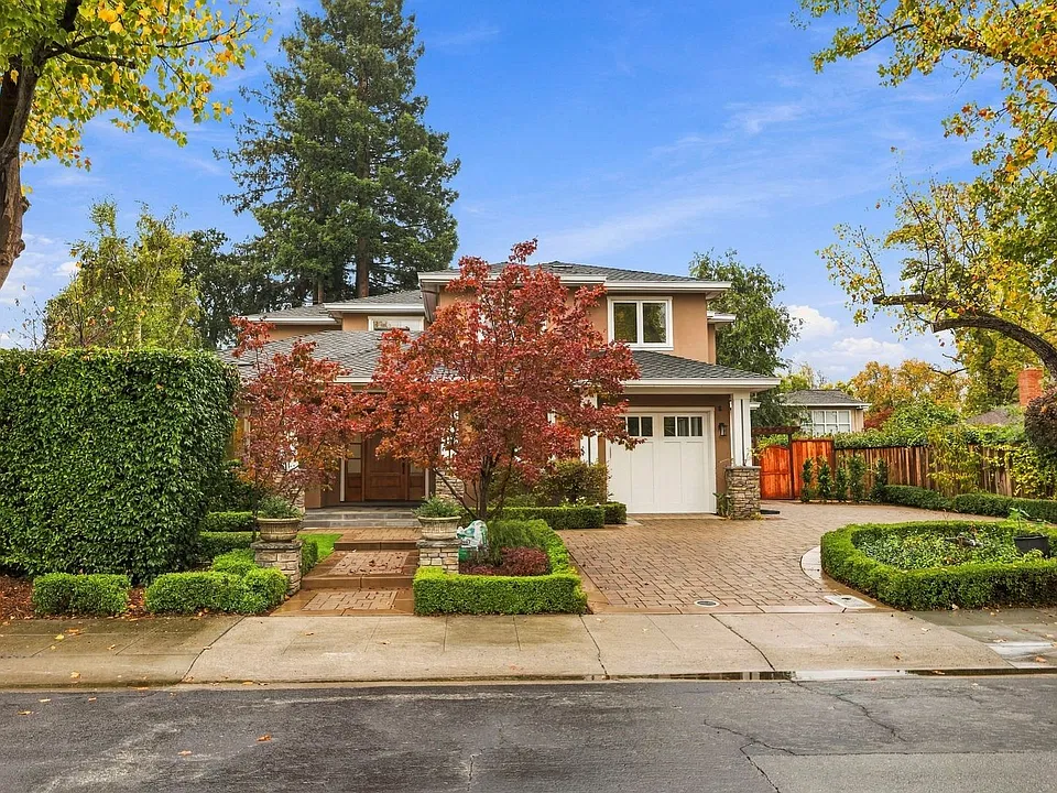 157 Lois Ln