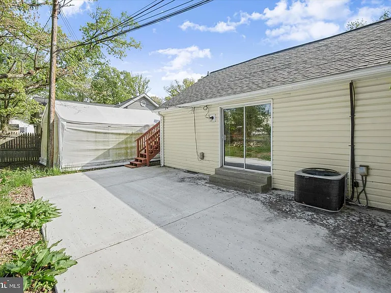 6306 Leapley Rd — Photo 15