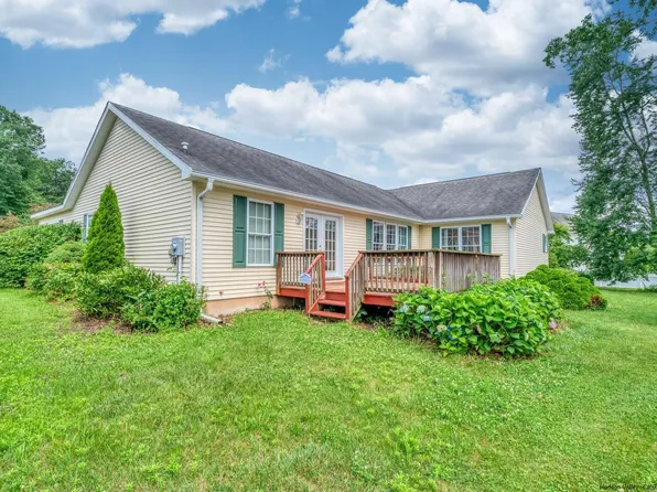 6 Canterbury Drive, Saugerties, NY 12477