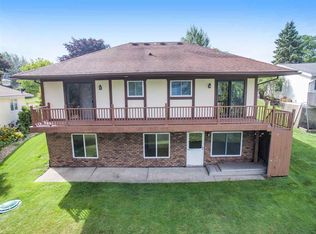 156 Riviera Dr, Brooklyn, MI 49230