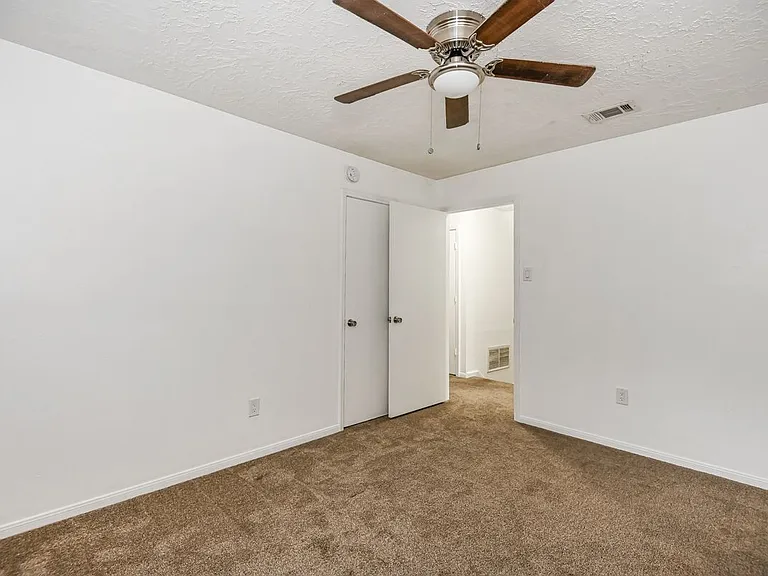 7923 Dawnridge Dr — Photo 12