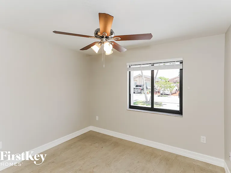 2884 W 73rd Ter — Photo 11