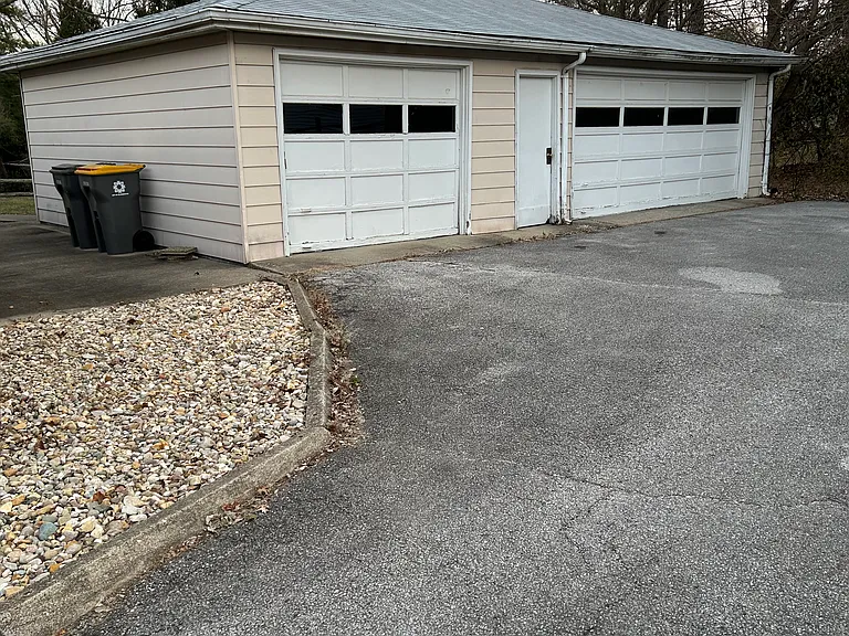 200A N Smith Rd #A — Photo 17