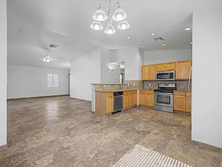 10451 E Vashon St — Photo 7