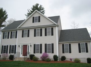 9 Minuteman Ln, Oxford, MA 01540