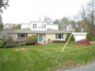 1 Rochambeau Dr, Hartsdale, NY 10530