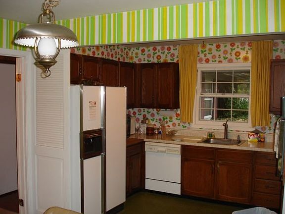 3rd image of 541 Castlewood Ln