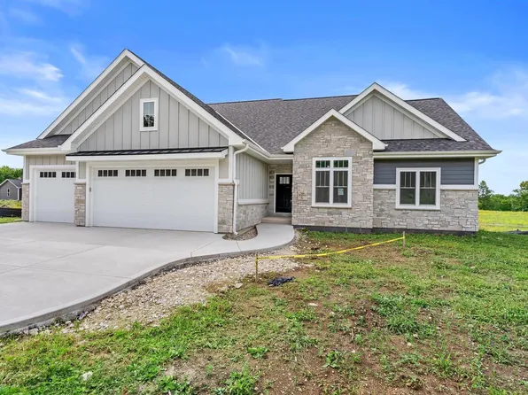 N66W20955 Sweet Clover DRIVE, Menomonee Falls, WI 53051