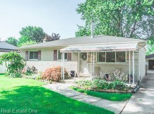 23816 Talbot St, Saint Clair Shores, MI