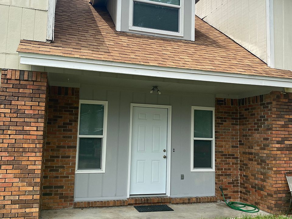 1st image of 545B Schneider Dr