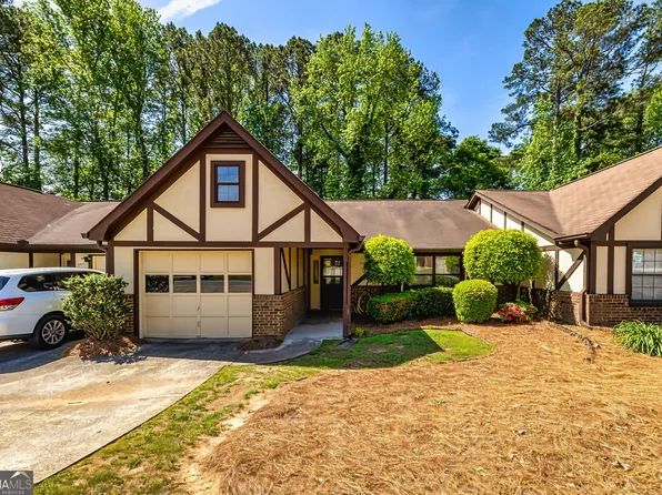 335 Jeff Davis Pl, Fayetteville, GA 30214