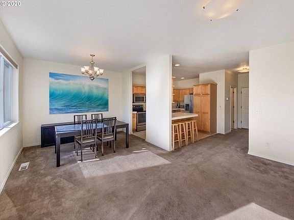 5th image of 4317 NE 57th Pl