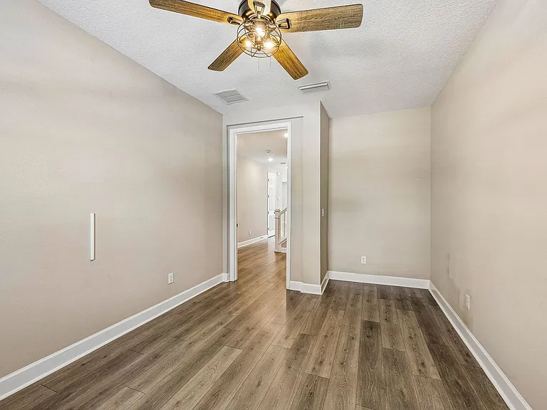 3528 Cunningham Rd — Photo 12