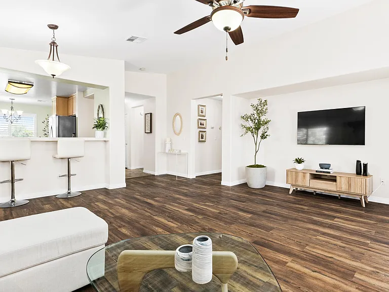 12112 Grecian Laurel Dr — Photo 4