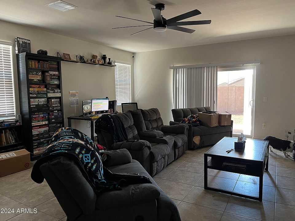 2nd image of 1079 W Beacon Drive
