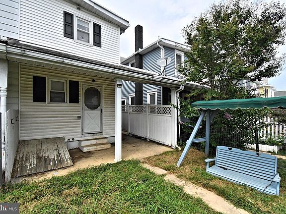 3rd image of 28 W Smith St