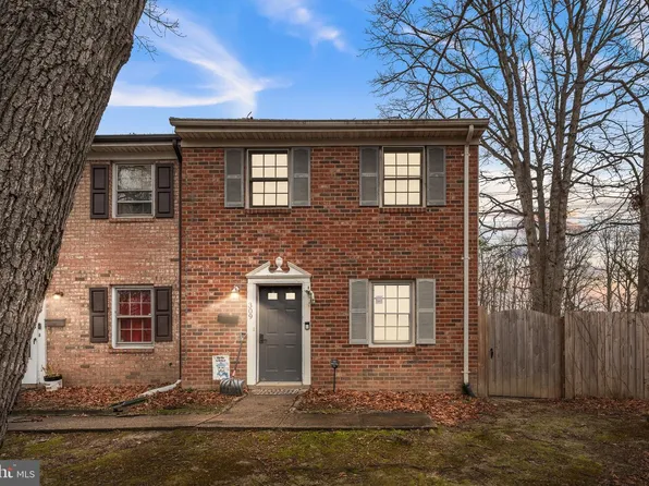 309 Olde Greenwich Dr, Fredericksburg, VA 22408