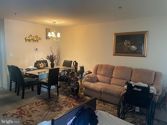 2nd image of 4003 Blakney Ln SE
