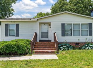 15 W Tryon Ct, Spring Lake, NC 28390