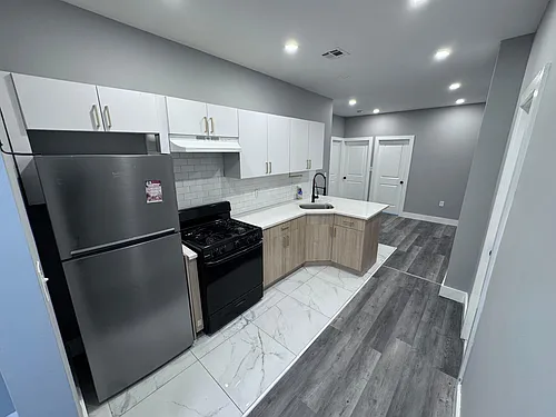 235 2nd St Photo 1