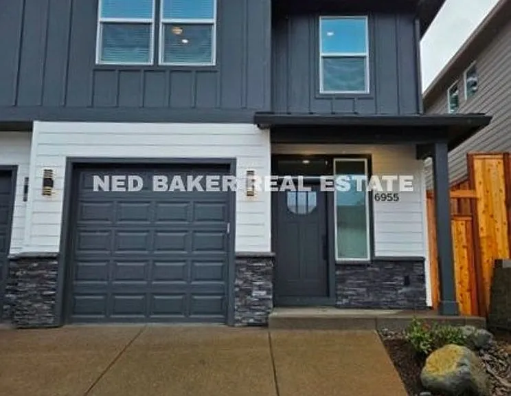 6953-6955 Talloc Ave SE — Photo 1