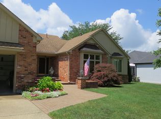 667 Augusta Dr, Rochester Hills, MI 48309