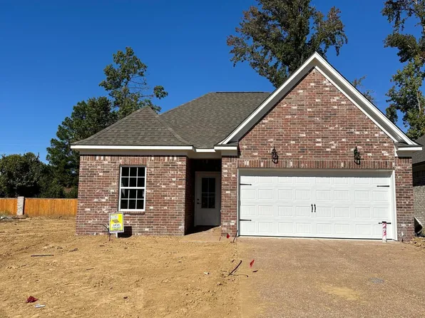 256 Flower Garden Dr, Southaven, MS 38671