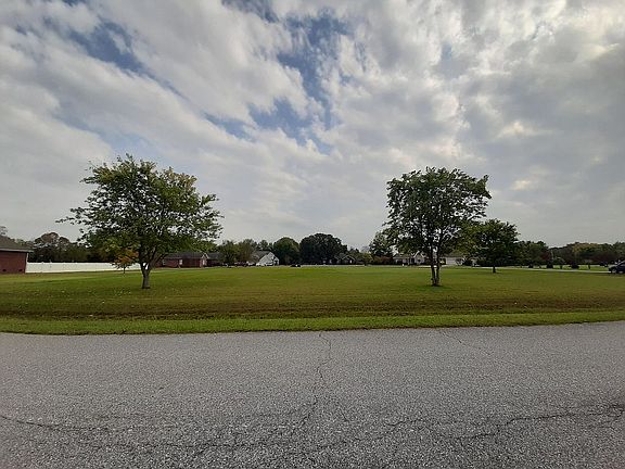 5th image of 140 Corbett Dr