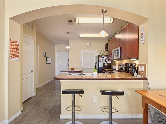 4th image of 2505 San Gabriel St APT 402