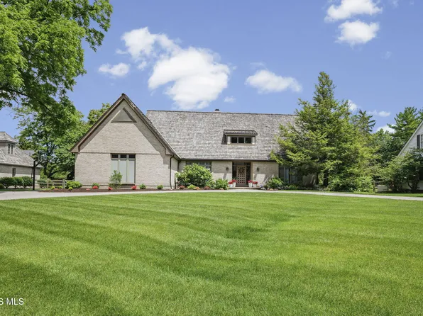 30062 Morningside Dr, Perrysburg, OH 43551