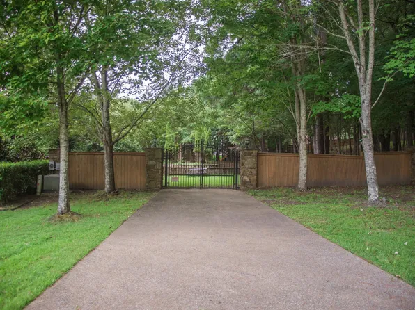 9425 & 9435 Greywood Cv, Cordova, TN 38018