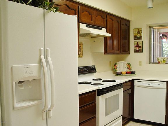 3rd image of 648 W Placita Nueva