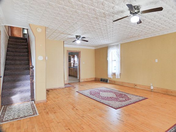 5th image of 107 S Andrews St