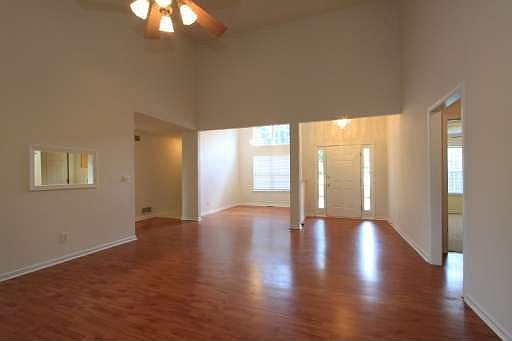 5th image of 4039 Robindale Dr