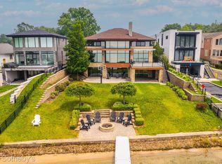 1840 Cass Lake Front Rd, Keego Harbor, MI 48320