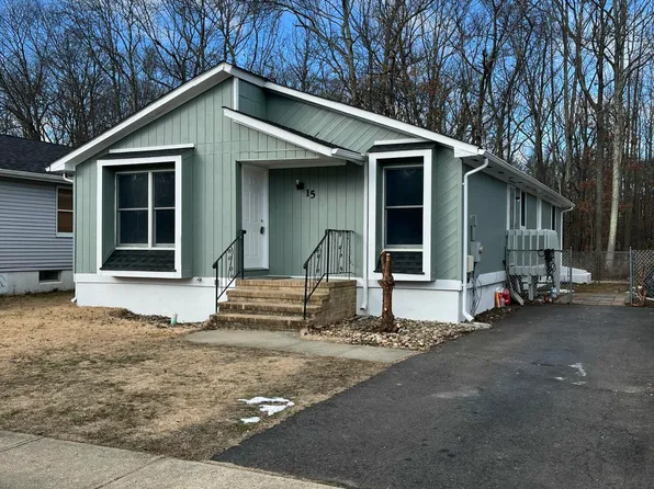15 Brookview Lane, Englishtown, NJ 07726