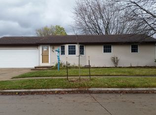 26 Solar Cir, Appleton, WI 54915