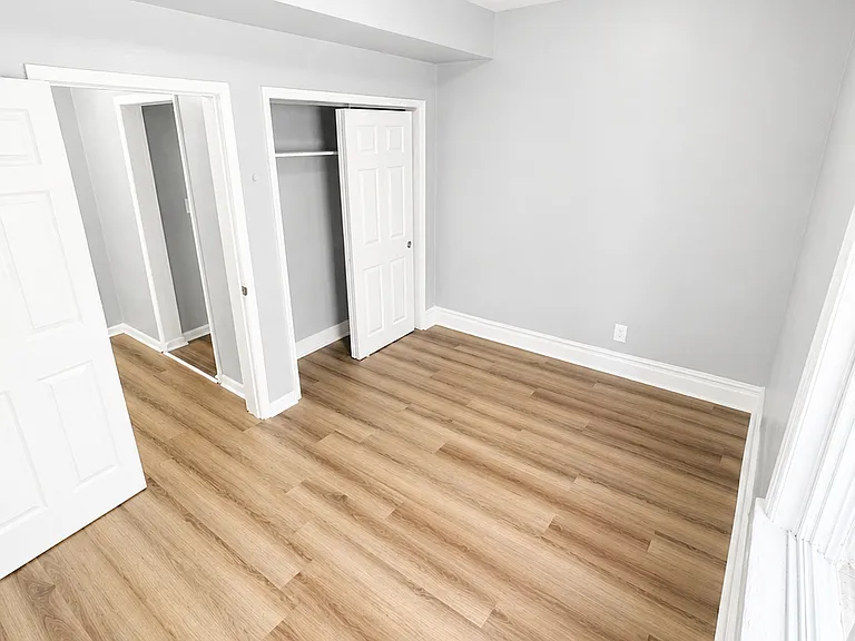 369 S 19th St #2 — Photo 17